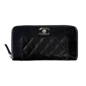 CHANEL Mademoiselle Black Quilted Wallet